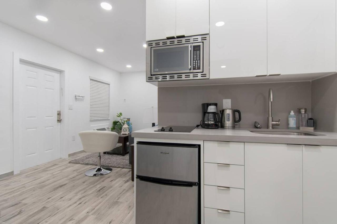 Newly Renovated 1 Bedroom Apt Designer Unit # 3 Dania Beach Exterior photo