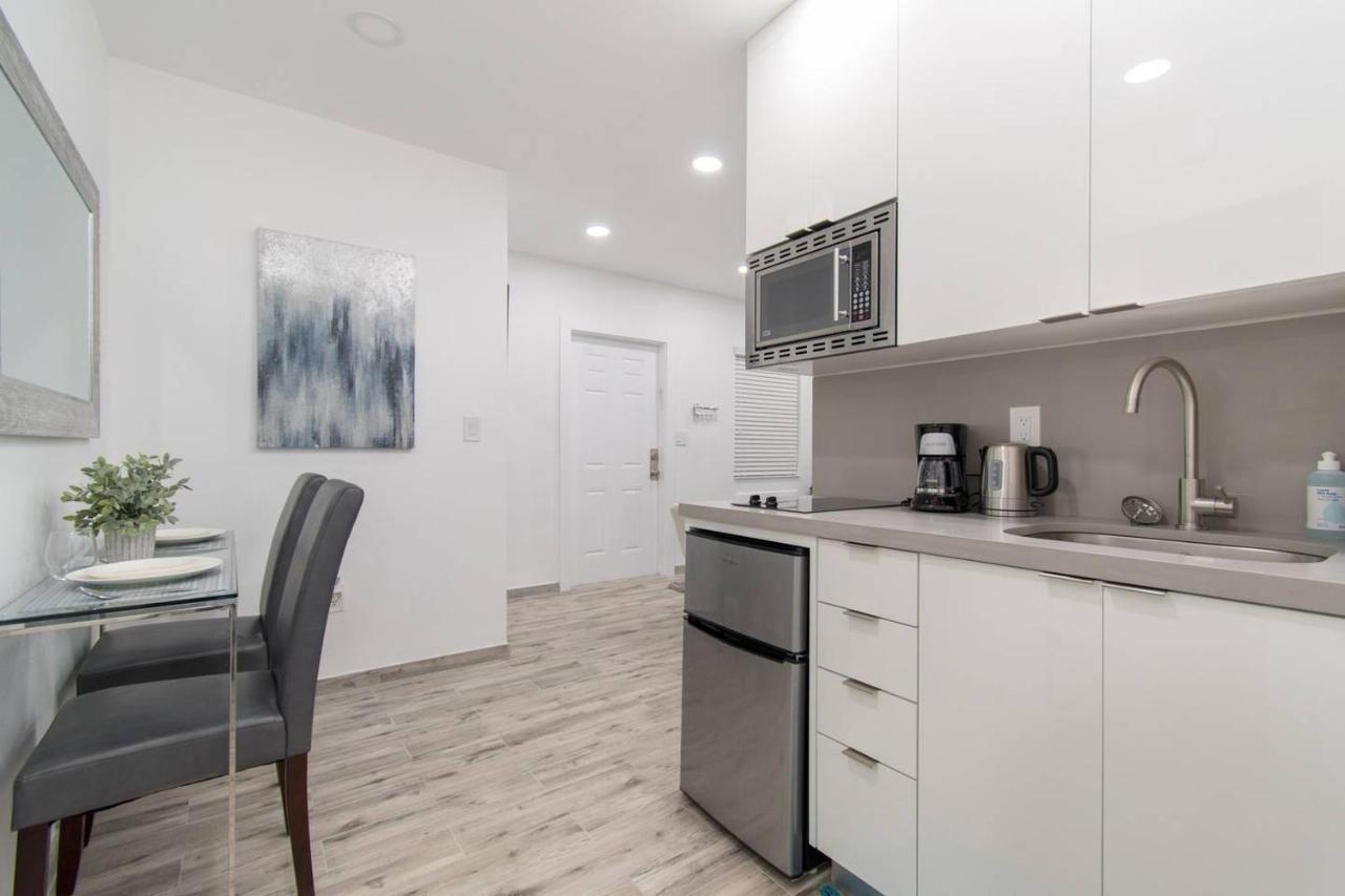 Newly Renovated 1 Bedroom Apt Designer Unit # 3 Dania Beach Exterior photo